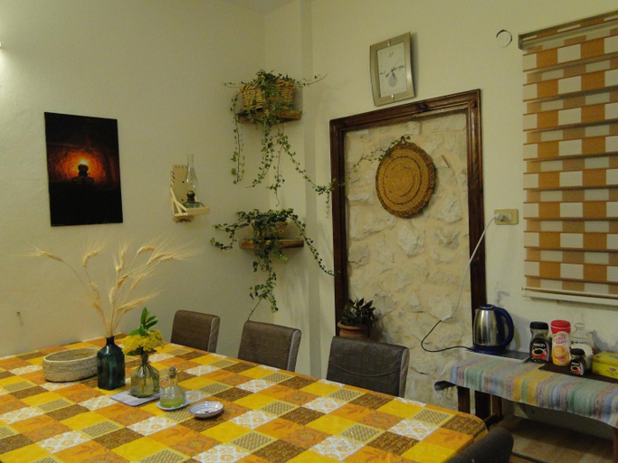 Others 4, ( b&b ) Gadara rent room, Tayybeh