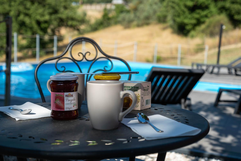 Food & Drinks, luxury villa Arianna, Rieti