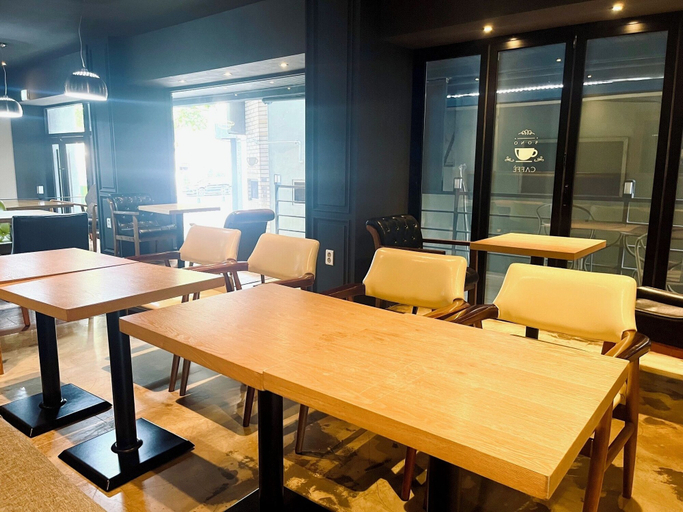 Food & Drinks 5, Sono Business Hotel, Buk