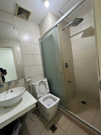 Bathroom 4, RentXpressOnline Best Place To Stay, Manila City