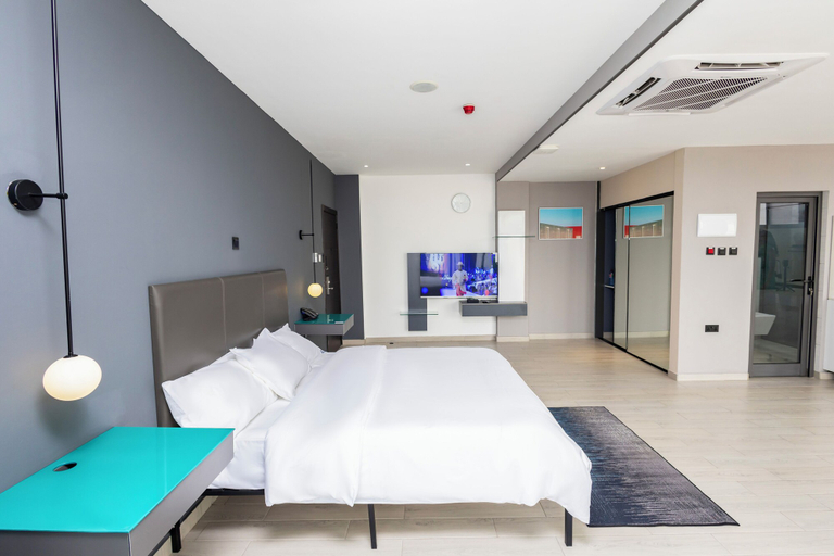 Bedroom 2, Bankable Roomzzz, Accra