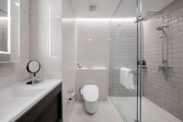 Bathroom 16