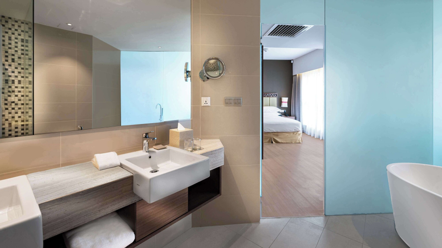 Bathroom 9