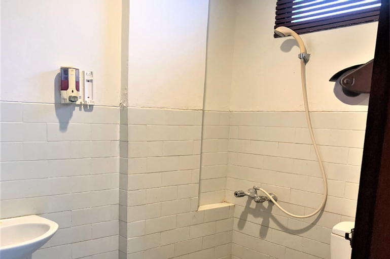 Bathroom 9