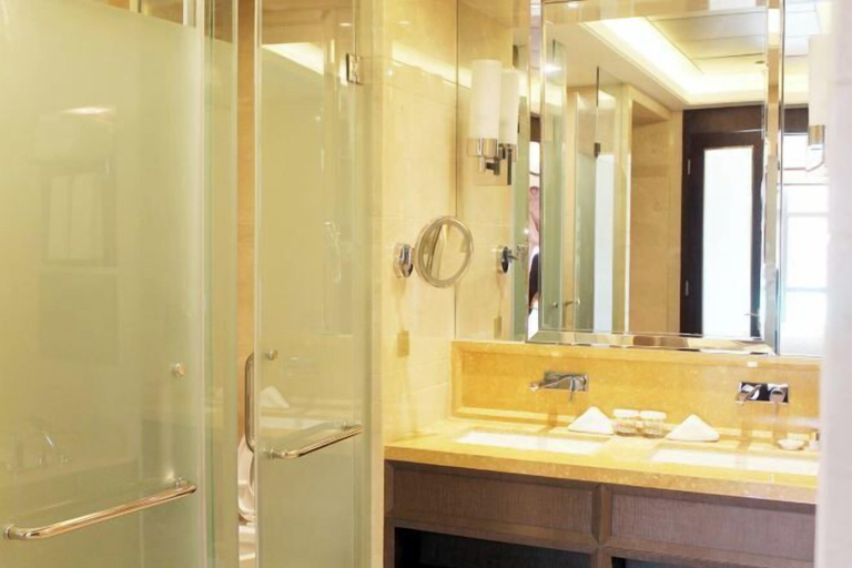 Bathroom 4, DIANNAN PHOENIX HOTEL, Honghe Hani and Yi