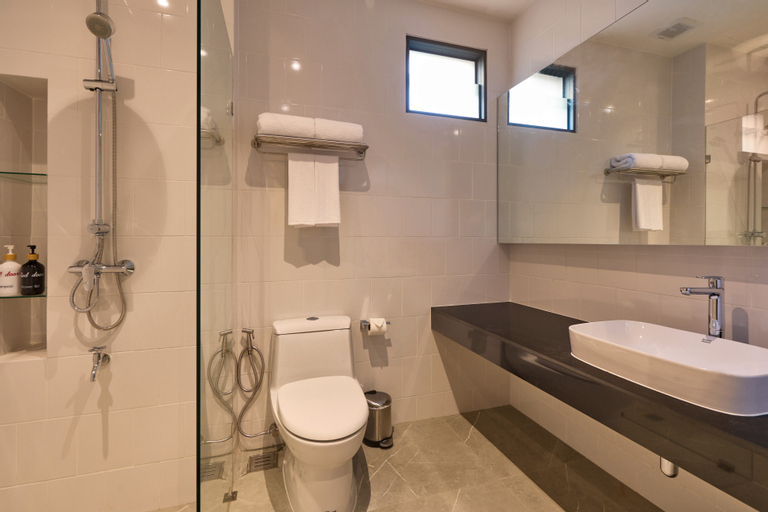 Bathroom 15