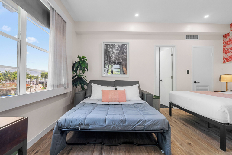 Bedroom 4, Greenview Hotel by Lowkl, Miami-Dade