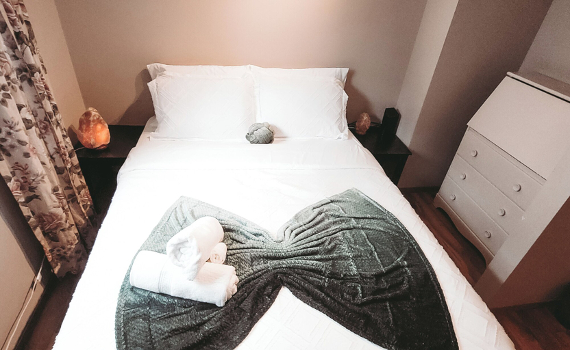 Room 2, The Canary 223, Division No. 6