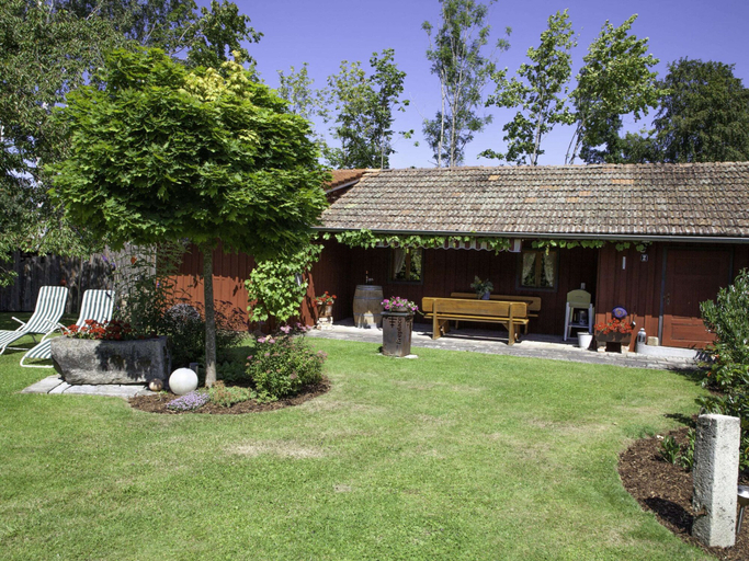 Exterior & Views 2, Apartment With Swimming Pool, Regen