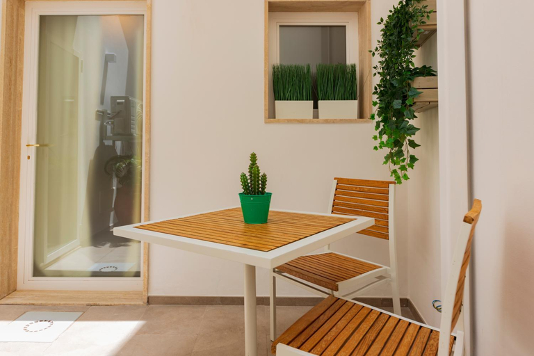 Others 5, Suites7, Lecce