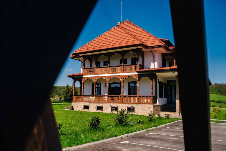 Others 2, Pensiunea Tara Codrului, Asuaju De Sus