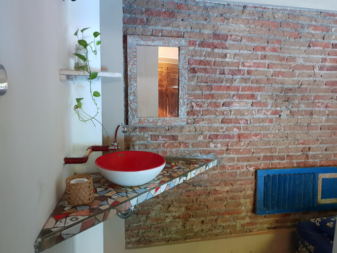 Bathroom 7