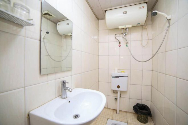 Bathroom 3, Fenghua Hotel, Yichang