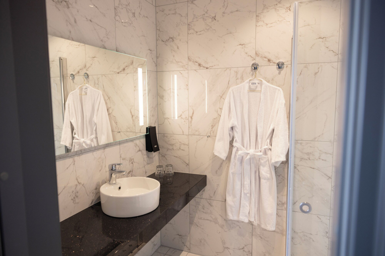 Bathroom 4, The Tide - Hotel, Moskenes