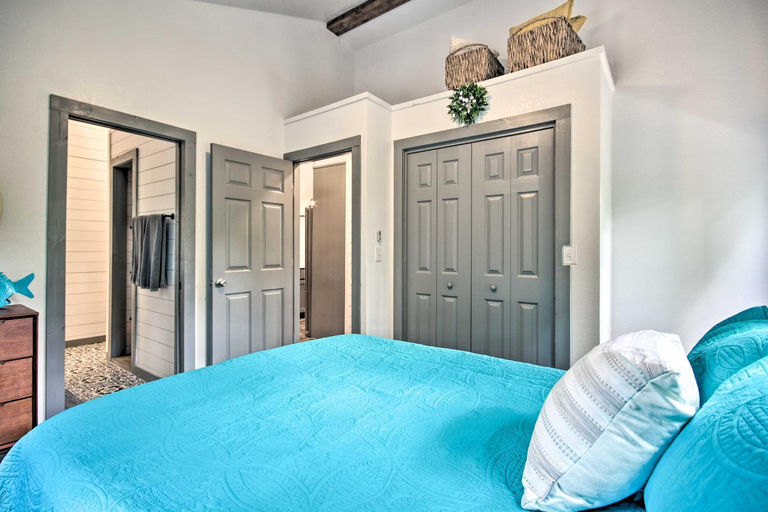 Bedroom 3, Grand Lake Cottage with Hot Tub in Eucha, Delaware