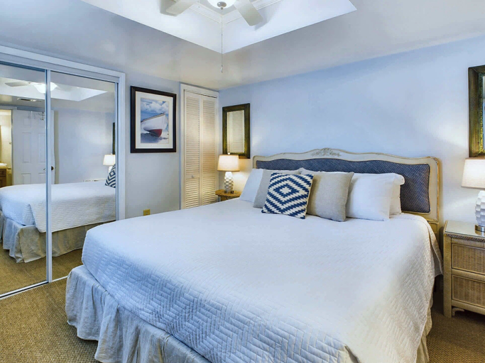 Bedroom 3, Chic Beachfront Escape: Dreamy View, Balcony, Pool, Escambia