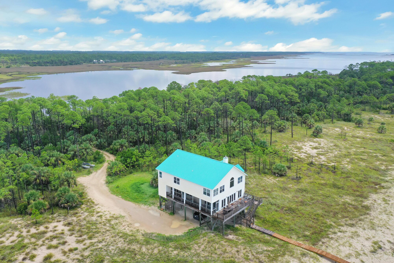 Exterior & Views 2, Hatchling Hideaway, Gulf