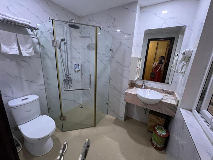 Bathroom 3, Khach san Van Nam &Hoanganh, Từ Liêm