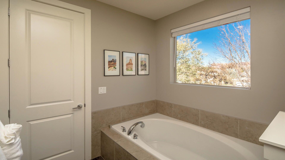 Bathroom 4, Entrada at Moab 590, Grand