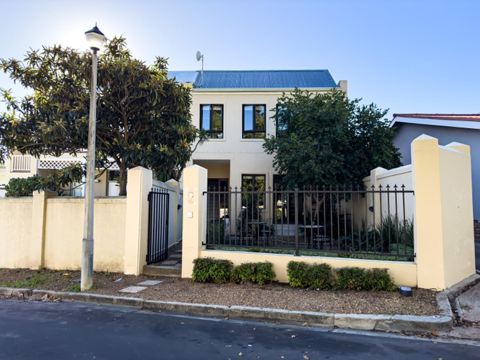 Exterior view, DE WET 5 FRANSCHHOEK, Cape Winelands