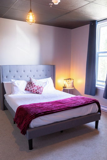 Bedroom 2, The Bala Bay Inn, Muskoka