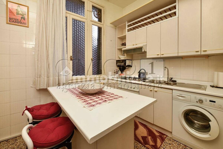 Others 4, Apartment Odesos, Venezia