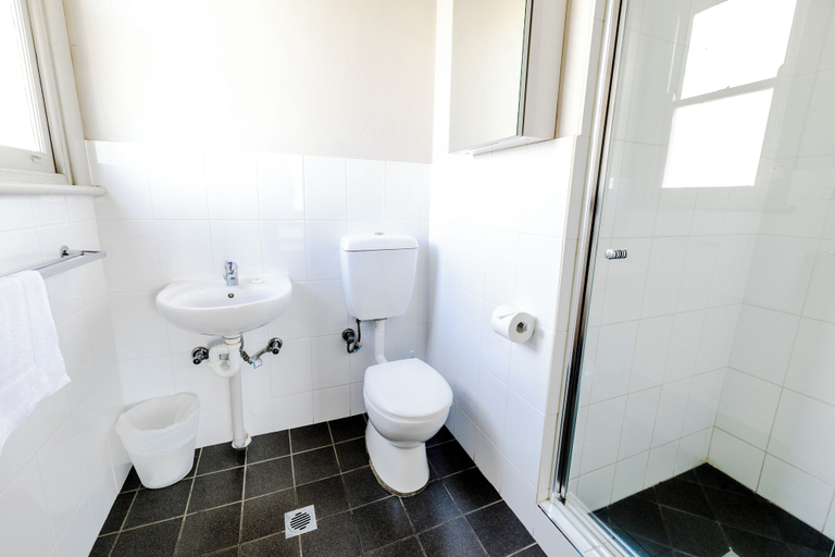 Bathroom 3, William Farrer Hotel, Wagga Wagga - Pt A