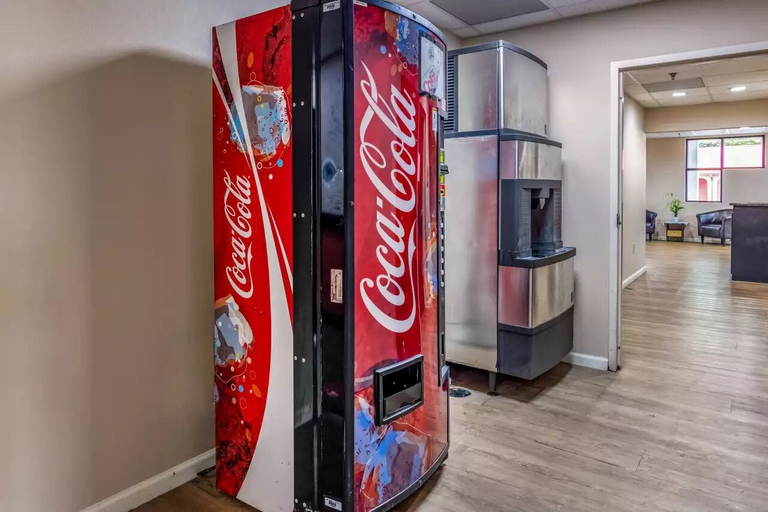 Food & Drinks 5, Americas Best Value Inn Opelika, Lee