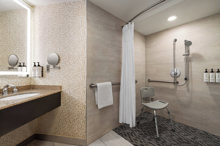 Bathroom 26