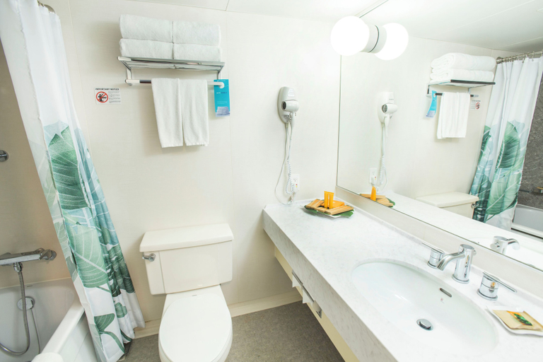 Bathroom 4, Pacific Islands Club Guam, Tumon