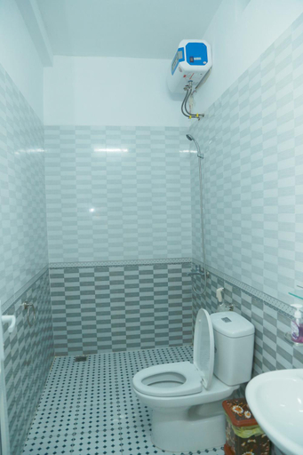 Bathroom, Gold Plus Hotel, Bố Trạch