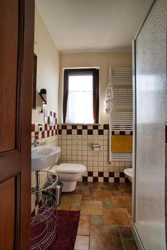 Bathroom 5, B&B Casale Ansamagi Relax & Pool, Roma