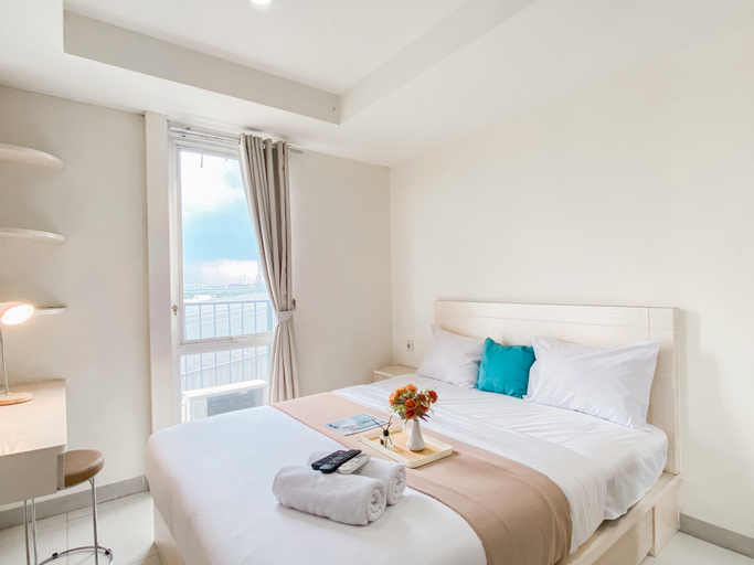 Modern Look and Restful Studio at Azalea Suites Apartment By Travelio, Cikarang