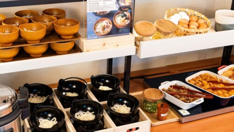 Food & Drinks 15