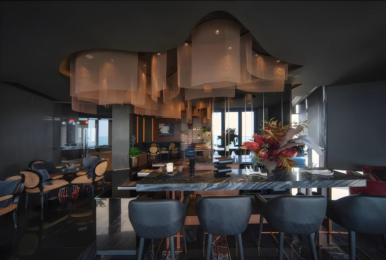 Food & Drinks 4, Central Pattaya Condo With Roof Top Pool, Pattaya