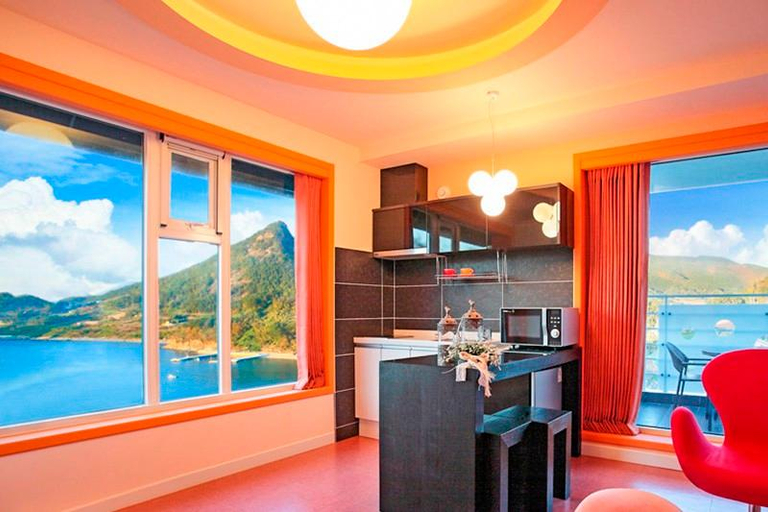 Others 4, namhae elnidonamhae rijoteu, Namhae