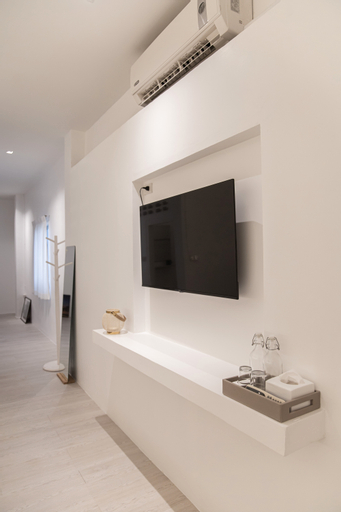 Bathroom 14