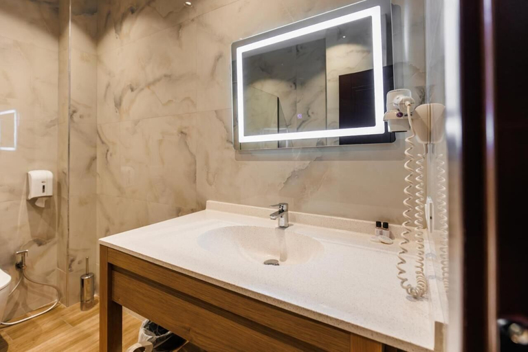 Bathroom 4, Amelia Mare Hotel, Kavajës