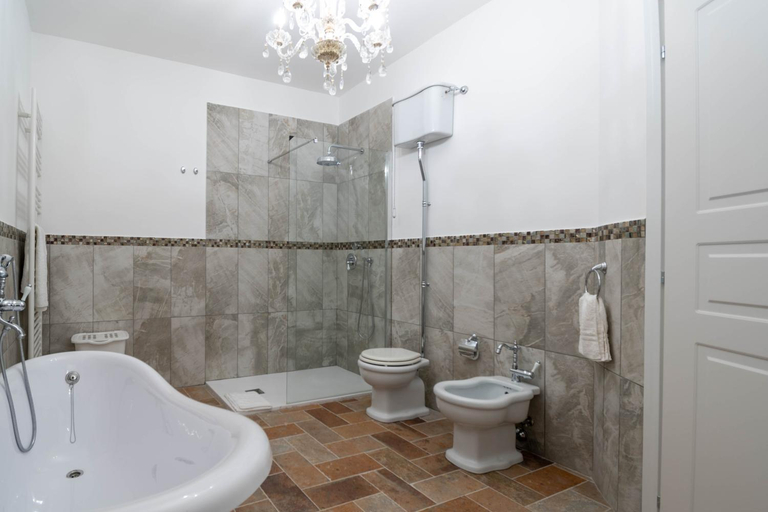 Bathroom 4, luxury villa Arianna, Rieti