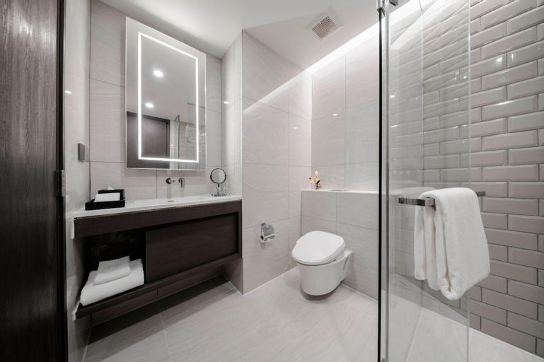 Bathroom 13