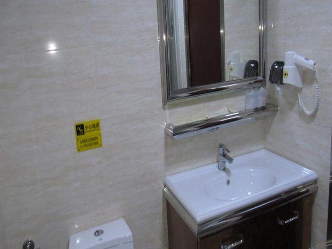 Bathroom 11