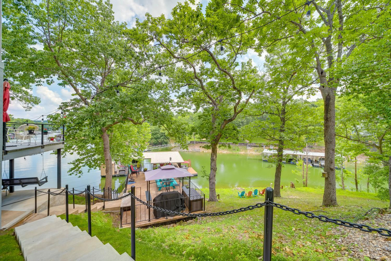Others 5, Grand Lake Cottage with Hot Tub in Eucha, Delaware