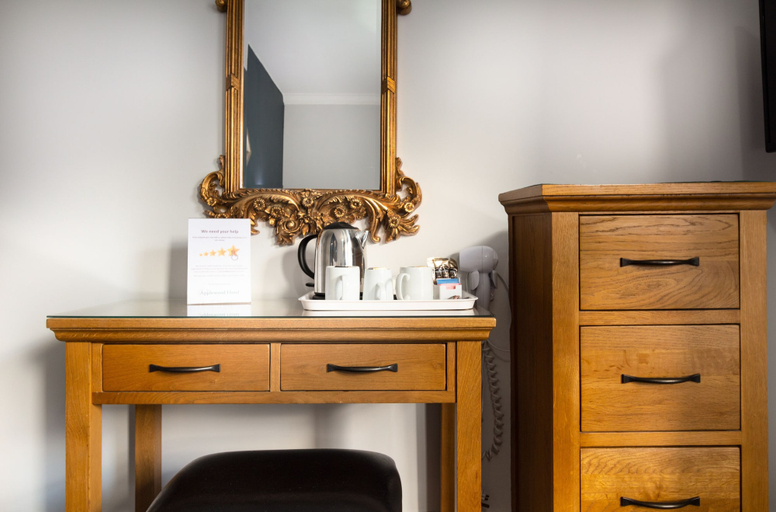 Bathroom 4, Applewood Hotel, Poole