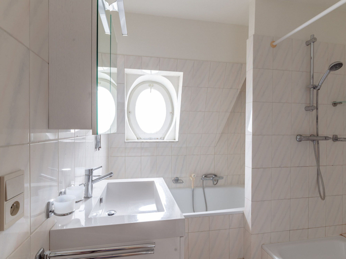 Bathroom, Renovated Flat Near Beach, West-Vlaanderen