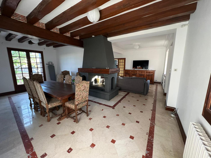 Others 5, Auberge Mer, Loir-et-Cher