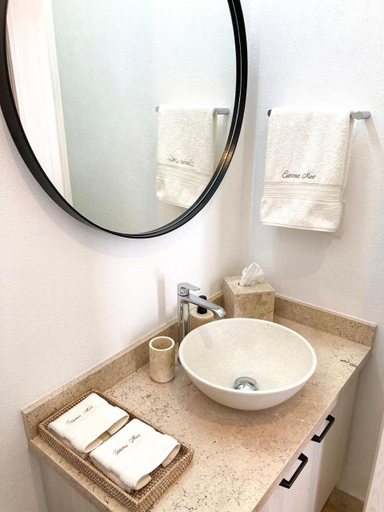 Bathroom 5, House Serenite, Allende