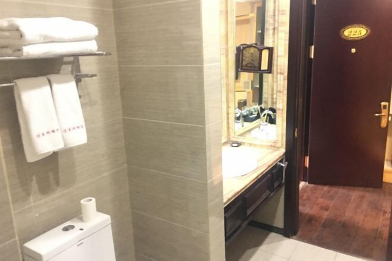 Bathroom 3, Dalian Huigu Sunshine Hotel, Dalian