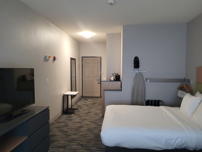Bedroom 3, Country Inn & Suites by Radisson, Appleton Airport - Fox River Mall Area, Outagamie