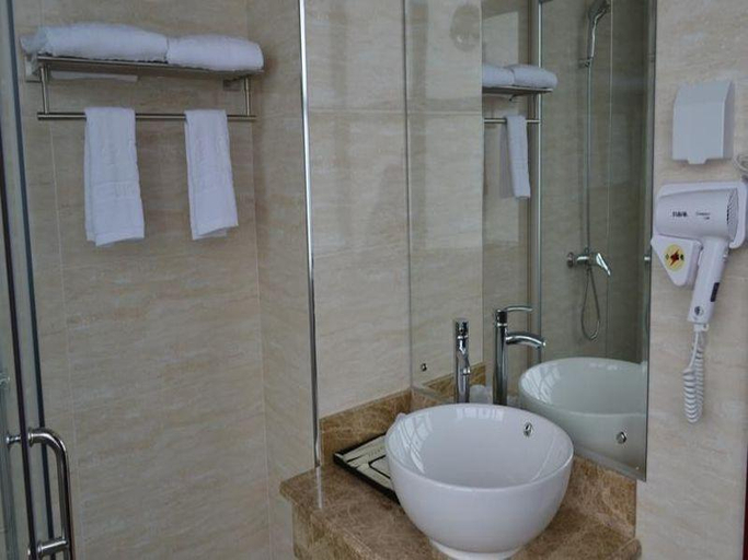 Bathroom 12