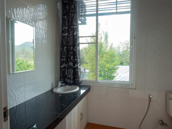 Bathroom 4